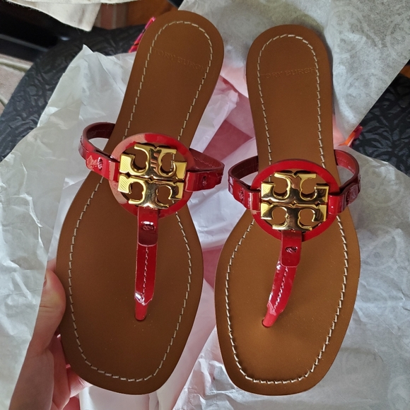 kira canvas thong sandal